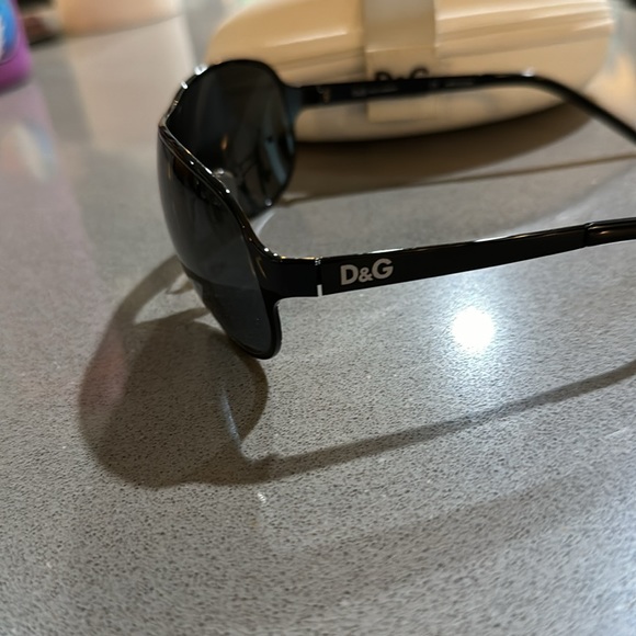 Dolce and Gabanna DG sunglasses - Picture 2 of 4